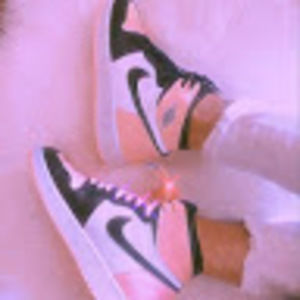 Meet your Posher, Ava